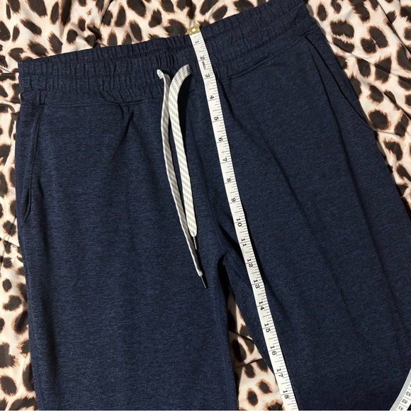 ✨Vuori Dark Blue Joggers✨ - Picture 5 of 7